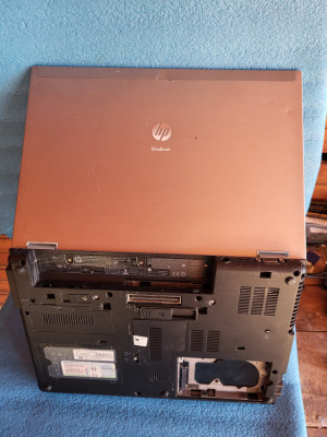 placa de baza si carcasa laptop HP Elitebook 8440P - de piese - foto