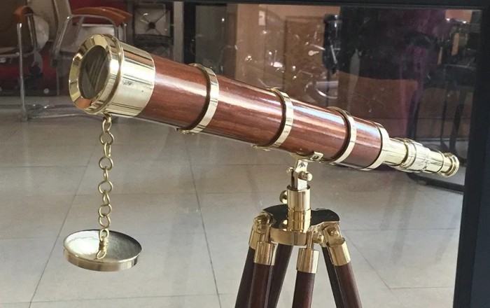 Superb telescop antic din alama masiva și trepied din lemn ,piesă colectie