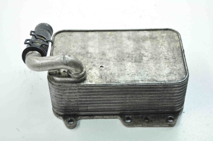 Răcitor de ulei AUDI A6 4G2, C7, 4GC 2015 OEM: 059117021R