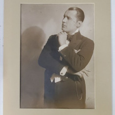 FOTO JULIETTA , BARITONUL JEAN ATHANASIU ( 1885- 1938 ) , FOTOGRAFIE IN STUDIO , INTERBELICA