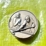 H04-I-Medalia Biliard semnata GLORIA Konig 90 argintie probabil alama argintata diametrul 5 cm, 58 grame. Stare buna, putina uzura.