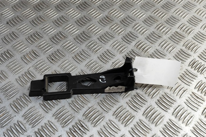 Suport bara de protecție dreapta spate PORSCHE Taycan 2022 OEM: 9J1807335 | 31860835
