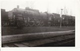 FOTOGRAFIE VECHE CAILE FERATE ROMANE LOCOMOTIVA CFR INTR-O GARA, Necirculata, Printata