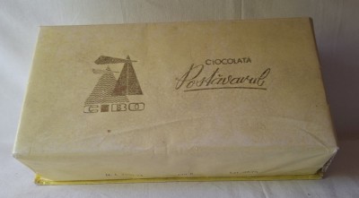 cutie goala, ciocolata POSTAVARUL, intreprinderea CIBO Brasov, produs romanesc fabricat in anul 1976 foto