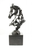 Cap de cal-statueta din bronz cu un soclu din marmura BE-86