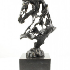 Cap de cal-statueta din bronz cu un soclu din marmura BE-86