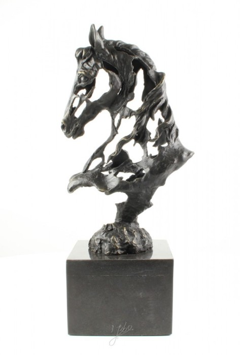 Cap de cal-statueta din bronz cu un soclu din marmura BE-86