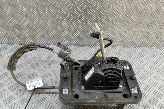 Timonerie cutie de viteze VW AMAROK 2H_, S1B 2018 OEM: 2H1713025E,2H1713265C 31381309