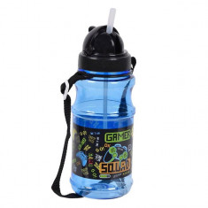 Sticla de apa pentru baieti, din plastic, albastru cu modele de gaming.