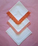 Lot de 3 batiste Vintage cu margine crosetata manual si broderie