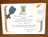 MEDALIA "CRUCEA COMEMORATIVA A WW2" CU BREVET SEMNAT DE ION ILIESCU