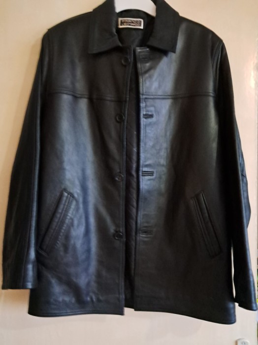 Haina de piele naturală