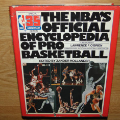 THE NBA'S OFFICIAL ENCYCLOPEDIA OF PRO BASKETBALL -ZANDER HOLLANDER ANUL 1981