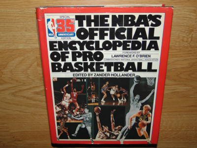 THE NBA&amp;#039;S OFFICIAL ENCYCLOPEDIA OF PRO BASKETBALL -ZANDER HOLLANDER ANUL 1981 foto