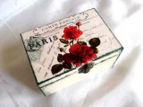Cutie buchet de trandafiri rosii cutie de lemn decorata 33218