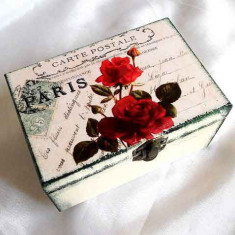 Cutie buchet de trandafiri rosii cutie de lemn decorata 33218