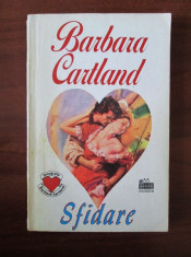 Barbara Cartland - Sfidare foto