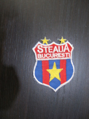 Ecuson fotbal - Steaua Bucuresti (vechi, panza) foto