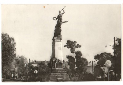 CPIB 17540 CARTE POSTALA - OLTENITA MONUMENTUL EROILOR foto