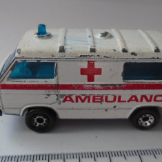 bnk jc Matchbox - Volkswagen Transporter Ambulance - 1/62