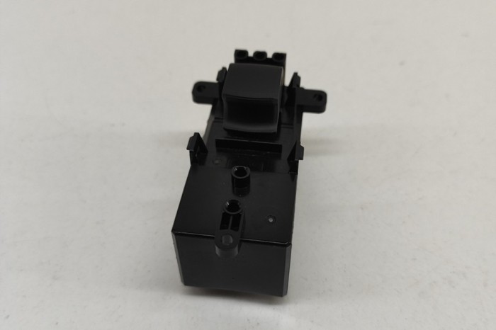 Buton geam ușă dreapta spate HONDA CIVIC X Hatchback FC_, FK 2021 OEM: 83740-TGG-A010-BLK,83740TGGA010BLK 27524974
