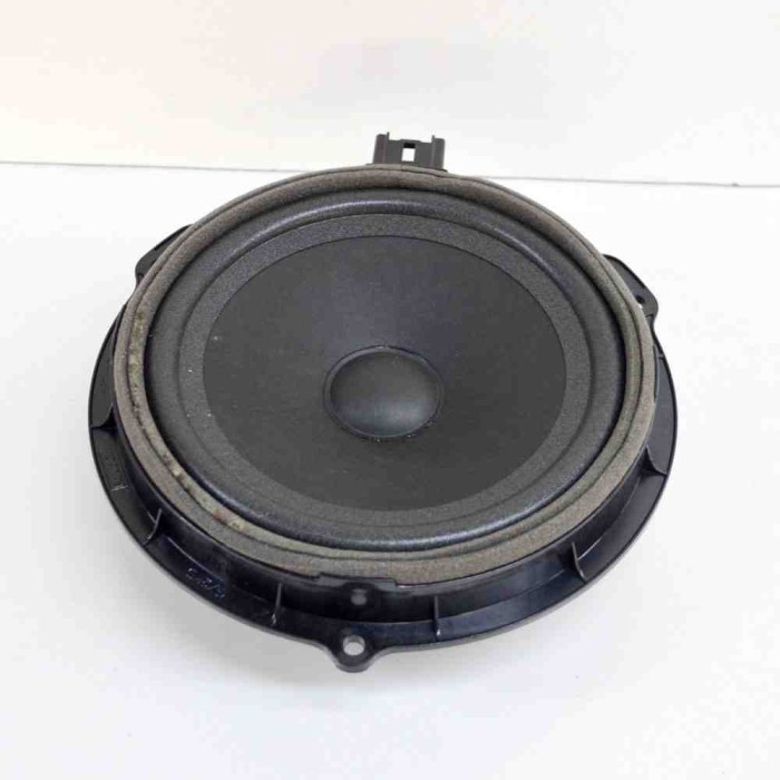 Difuzor ușă dreapta față FORD PUMA J2K, CF7 2022 OEM: 03422-H2231,JX7T-18808-FA 17221801