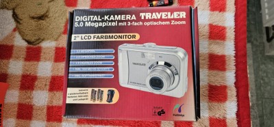 APARAT FOTO DIGITAL TRAVELER DC 5600 FUNCTIONEAZA CU BATERII AAA SAU ACUMULATORI foto