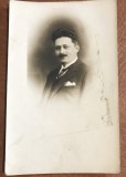CPISTR8 Foto Veche Portret Barbat Costum Stampila Atelier Buzdugan 1926 / Vintage Romanian Portrait Photo Man Suit Buzdugan Studio 1926
