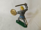 bnk jc Starlux - soldat medieval cu sabie si scut