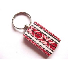 breloc pe lemn cu motiv traditional 43045