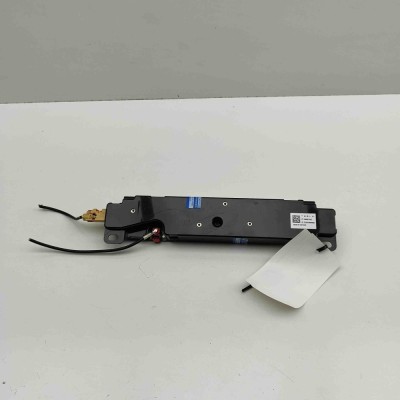Amplificator de antena TESLA MODEL Y 2024 OEM: 1585601-00-E foto