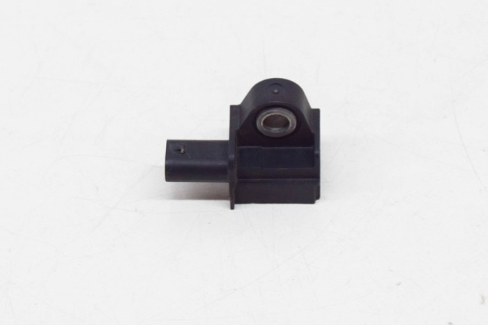 Senzor de impact dreapta față MERCEDES-BENZ C W205 2016 OEM: A2229051400 12104738