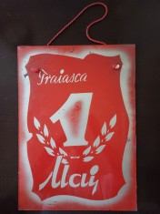 NI298 Material de propagandă comunistă realizat din sticlă vopsită, Trăiască 1 Mai