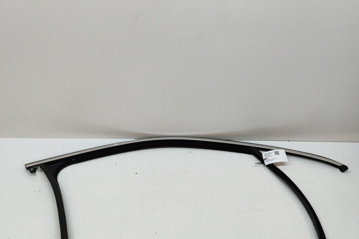 Bandou superior ușă dreapta față VW TOUAREG 7P5 2016 OEM: 7P0837432H 27587432