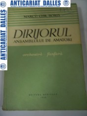 Dirijorul ansamblului de amatori -Orchestra -Fanfara foto