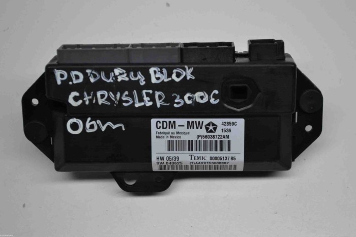 Modul de control ușă dreapta față CHRYSLER 300 C LX 2006 OEM: 56038722AM 2358650