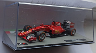 Macheta Ferrari SF15-T Sebastian Vettel Formula 1 2015 - IXO/Altaya 1/43 F1 foto
