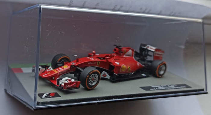 Macheta Ferrari SF15-T Sebastian Vettel Formula 1 2015 - IXO/Altaya 1/43 F1