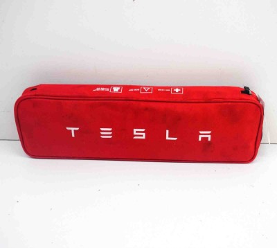 Trusa de prim ajutor TESLA MODEL 3 2021 OEM: 18013189625,1475076-00-C,P1475076-00-C 17190592 foto