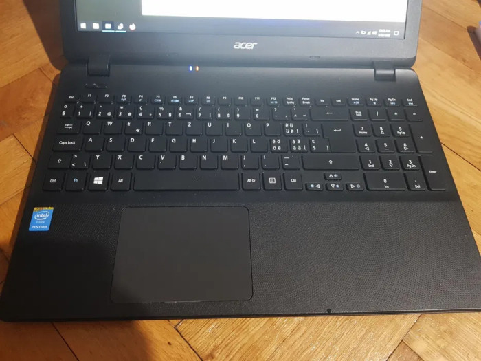 Laptop Acer ES1-531 N3700 / 8 GB / 1000 GB