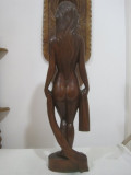 NUD SCULPTURA LEMN