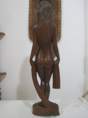 NUD SCULPTURA LEMN foto