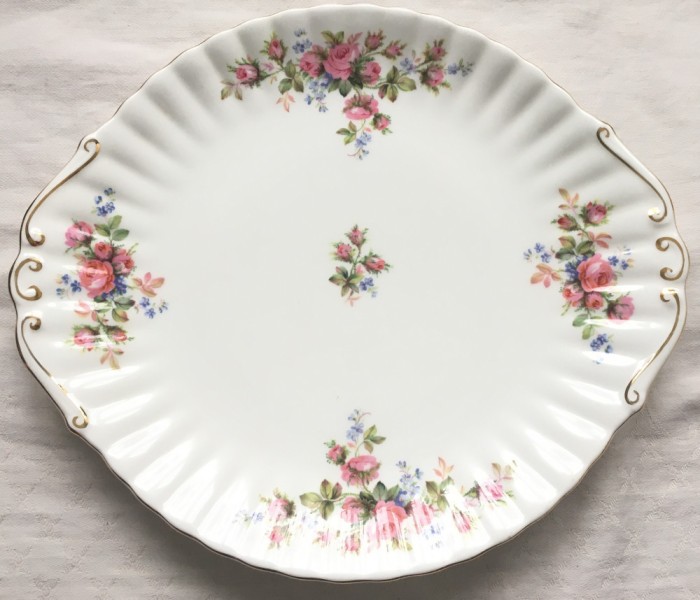 Platou rotund / tort / cu m&acirc;nere - Royal Albert - Moss rose - 28 cm