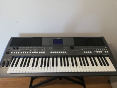 Yamaha PSR s670 +stativ dublu+pedala expresie foto