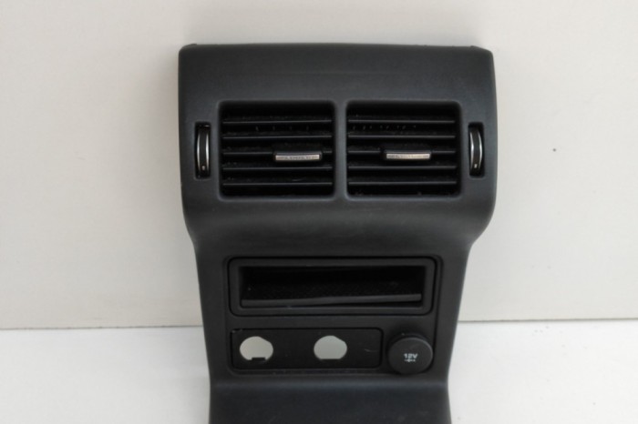Gura de ventilație consola centrală JAGUAR F-PACE X761 2020 OEM: HK83-04569-AD,GX73-044C82-A,HK83-045B49-AB 24585891