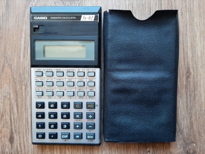 Calculator de buzunar Casio fx82 defect nefunctional crapat foto