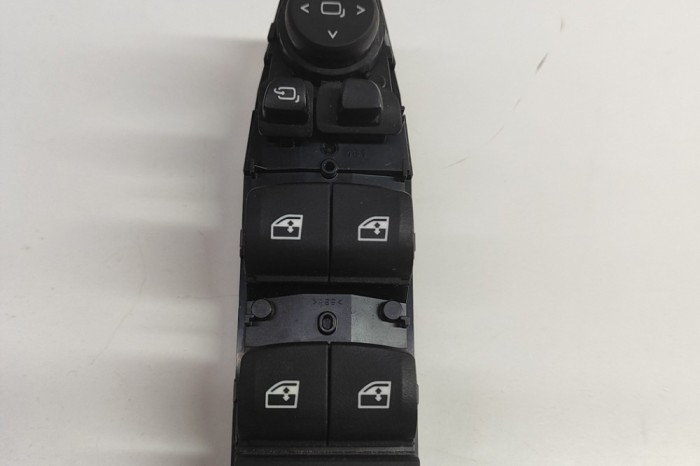 Buton geam ușă dreapta față BMW X5 G05 2020 OEM: 6832729 30769920