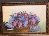 Decor unic: Buchet de liliac și cartea Rom&acirc;nia pitorească (1908), pictură semnată