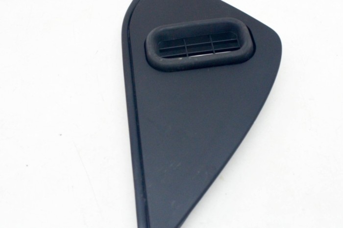 Ornament lateral planșa de bord MASERATI GHIBLI M157 2015 OEM: 06700184330,FGMRU01103 12162518