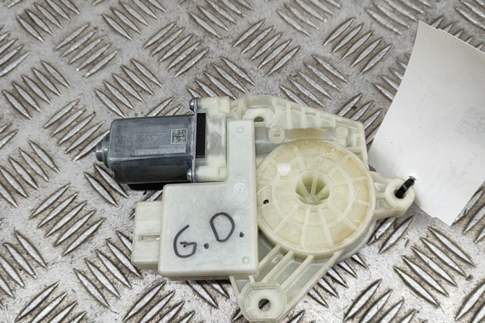 Motor macara geam ușă dreapta spate VW PASSAT Variant B8 3G5 2021 OEM: 5Q4959811H 25236758